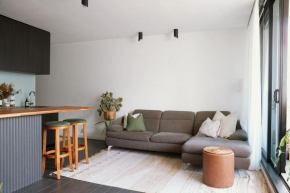 Cityscape Trendsetter - Contemporary Chic with Pool
